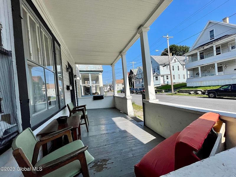 3rd image of 61.5 Milton Avenue