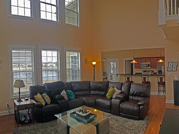 3rd image of 12722 Pennsylvania Pl