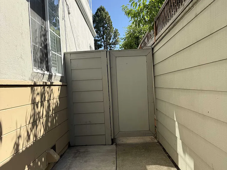 1851 Latham St #2 — Photo 21