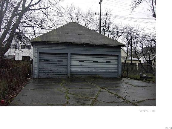3rd image of 1025 E Lovejoy St