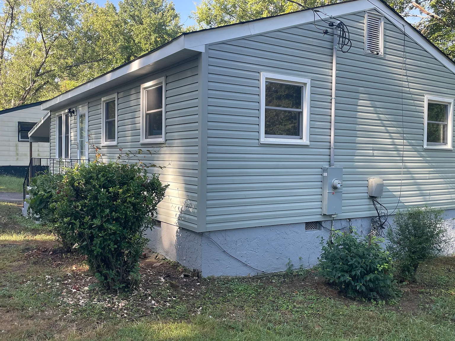 3 bed, 900 sqft, $1,500 — Photo 2