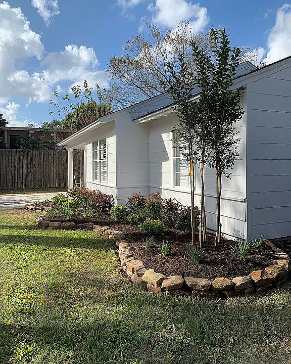 2nd image of 7422 Raton St