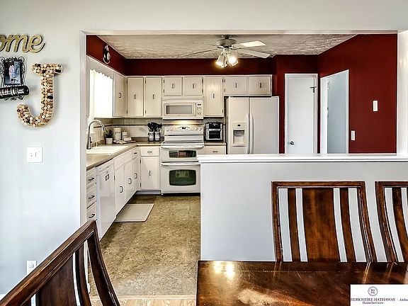 4th image of 2728 N 121st Ave