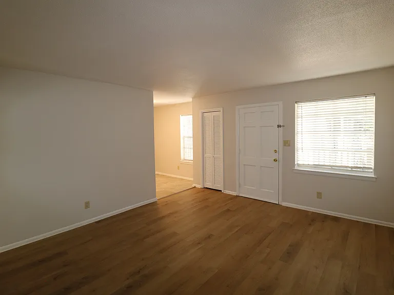 3822K W Country Club Rd — Photo 5