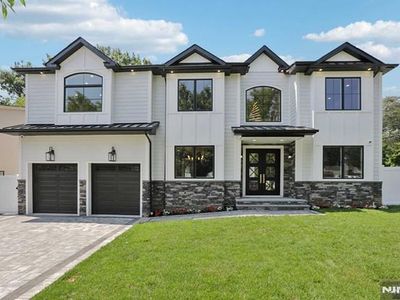 158 Lawrence Dr, Paramus, NJ, 07652