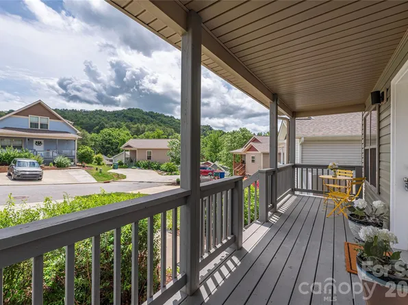 5 Declan Dr, Weaverville, NC 28787