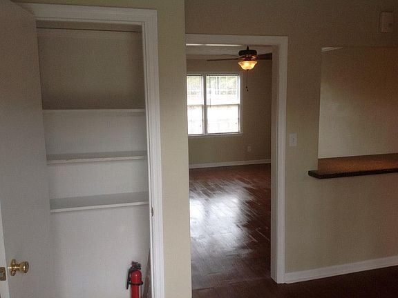 4th image of 520 Rose Ln #D