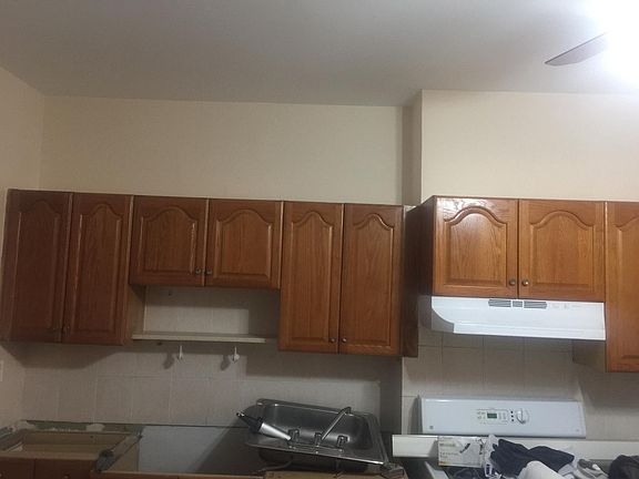 2nd image of 462 Grandview Ave #1L