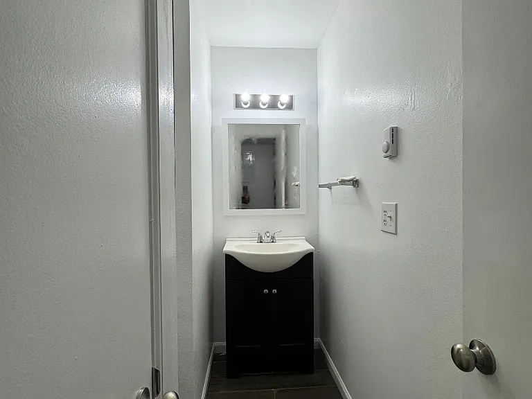 Unit Photo