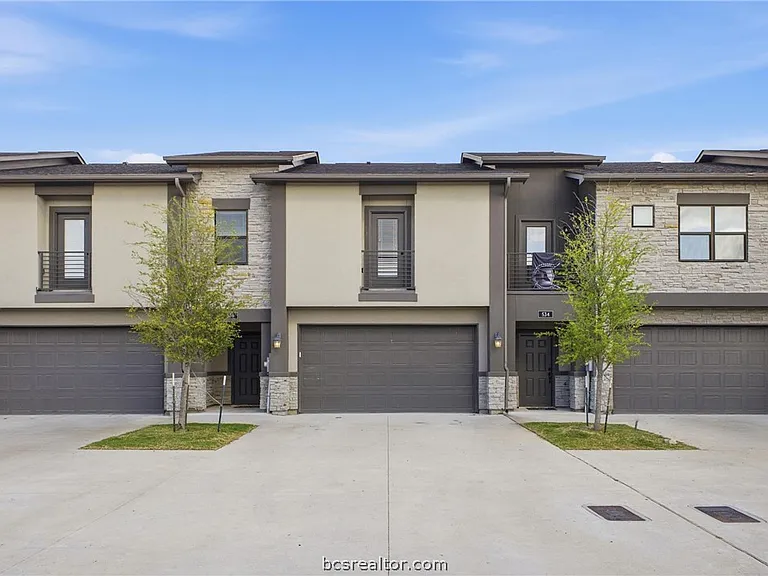 536 Momma Bear Dr — Photo 1