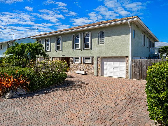 4th image of 9960 Aviation Blvd