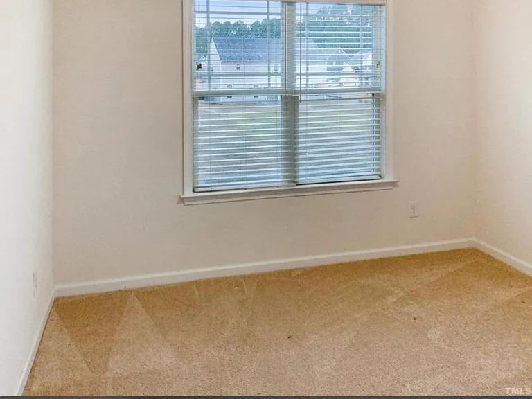 240 Oak Park Blvd — Photo 7