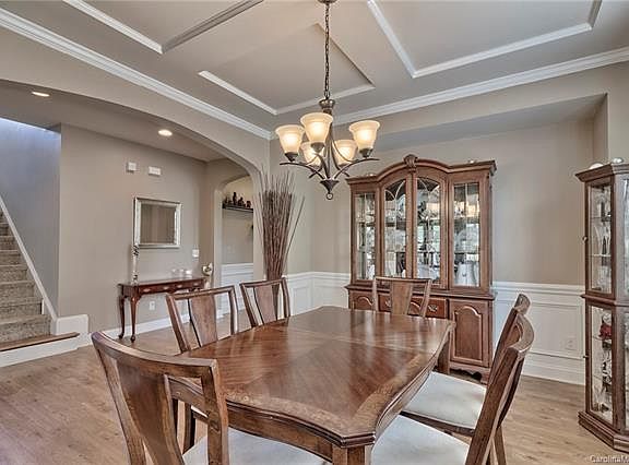 4th image of 8112 Bramfield Dr