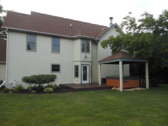 3rd image of 1623 Marshfield Dr
