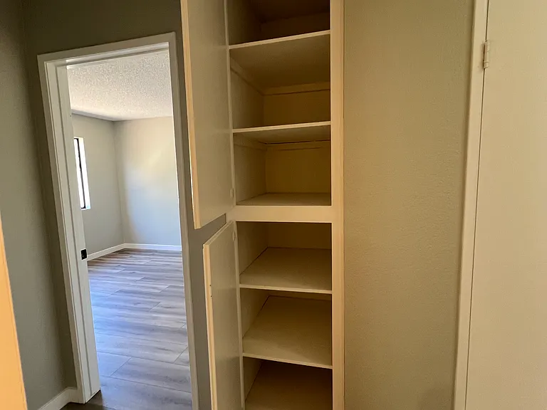 9208 Langdon Ave — Photo 22