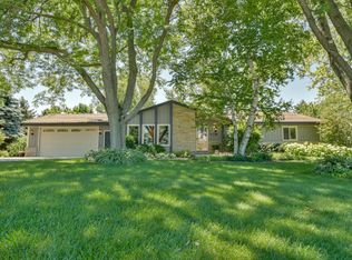 N73W25113 Howard Ln, Lisbon, WI 53089