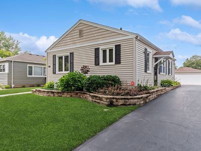 818 N Kennicott Ave, Arlington Heights, IL, 60004