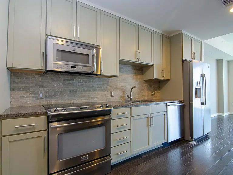 1212 Laurel St #1512 — Photo 3