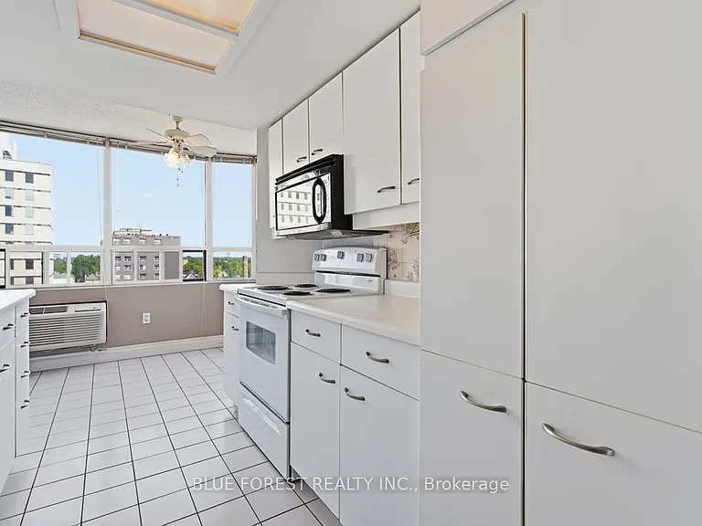 7 Picton St #904 — Photo 16