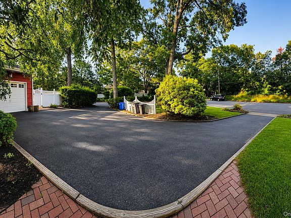 3rd image of 23 Flicker Drive