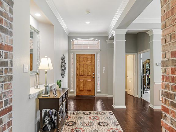 3rd image of 3199 Somerset Ln