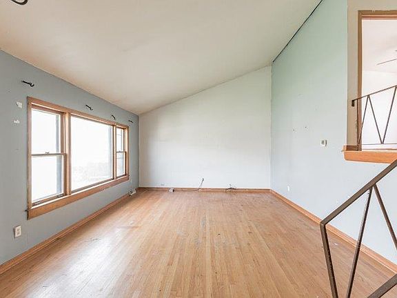 2nd image of 7247 W 173rd Pl
