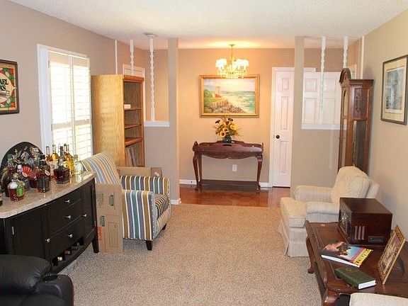 5th image of 1201 Siniard Dr SE