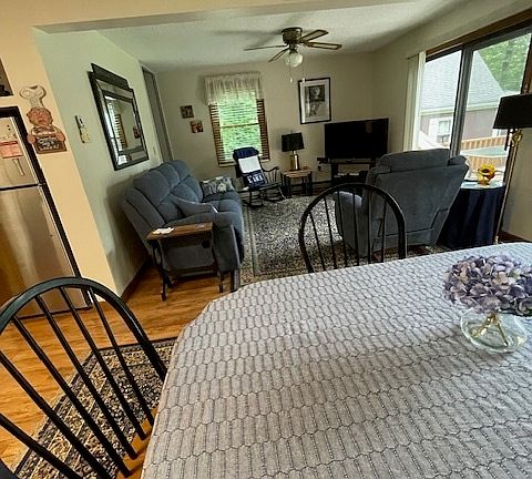 5th image of 341 Deepwood Dr