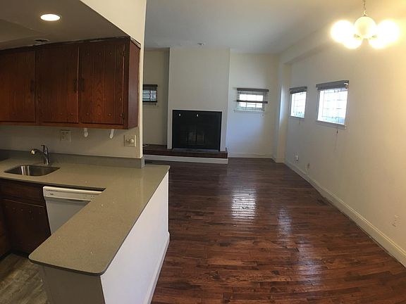 3rd image of 2301 Lombard St #1