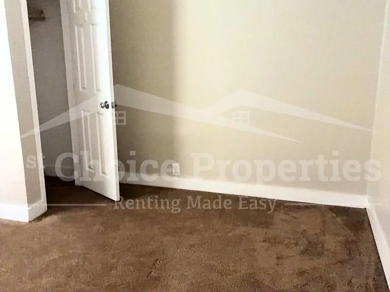 284 Lee Rd — Photo 7