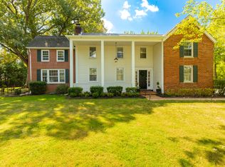 9207 Cambridge Manor Ct, Potomac, MD 20854