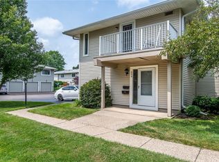 808 Eastbrooke Ln, Rochester, NY 14618