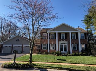 2359 Westpar Dr, Chesterfield, MO 63017