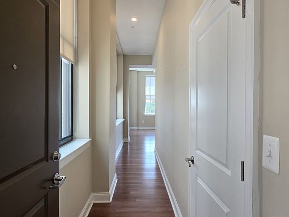 2nd image of 314-22 Walnut St #503