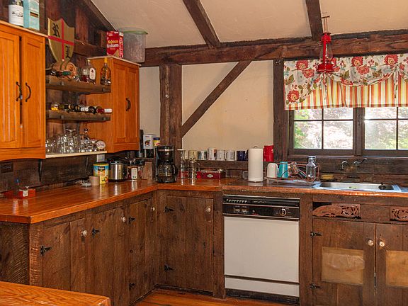 141,43,45 Skunk Lane