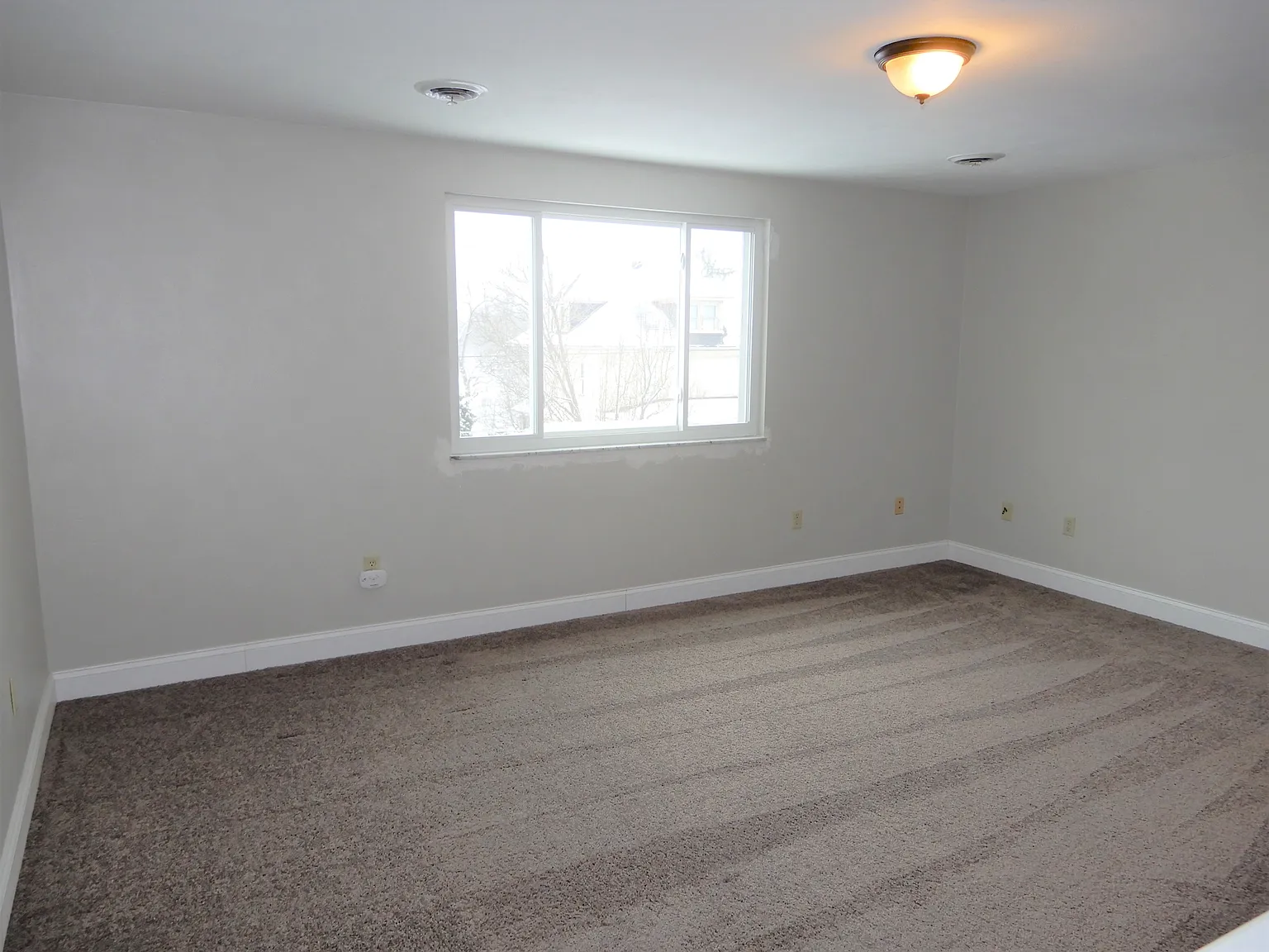 2 bed, $895 — Photo 4