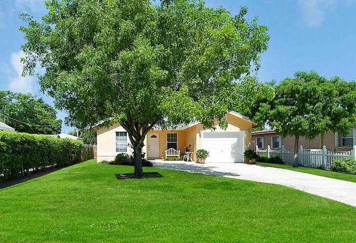 1st image of 122 NW 10th Ave #122
