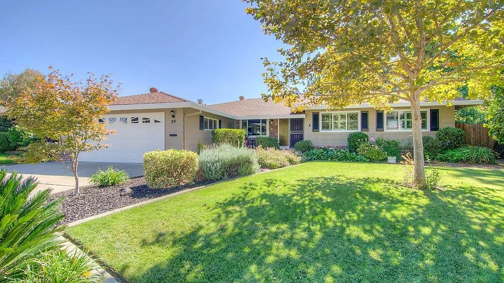 24 Cavalcade Cir photo 1