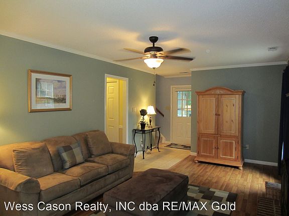 2nd image of 6728 Raeburn Ln