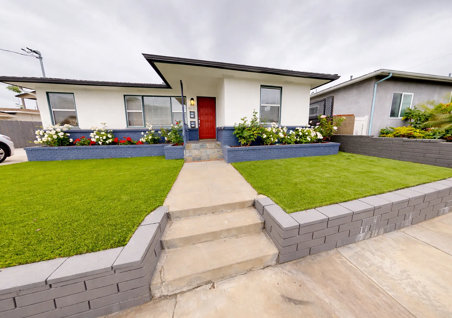 Large 3 bed 2 bath on 62nd! — Photo 1