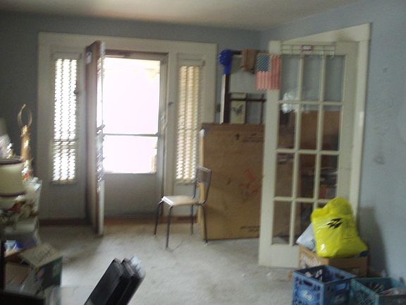 5th image of 815 E Yoke St