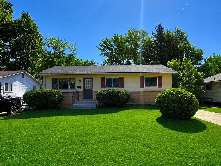10432 Baron Dr — Photo 2