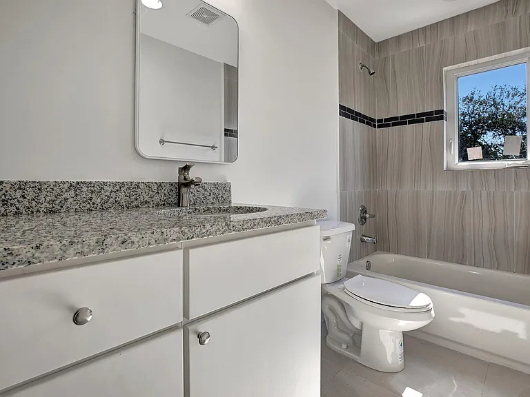 1102 S 20th Ave #1102 — Photo 17