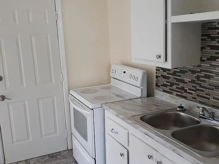2803 SW H Ave — Photo 9