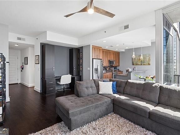5th image of 1080 Peachtree St NE Unit 1307