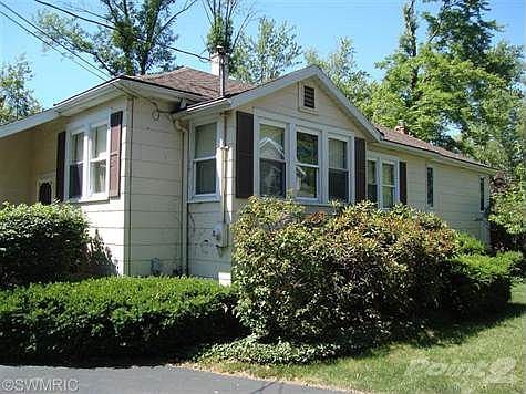 2nd image of 5910 Lake Dr