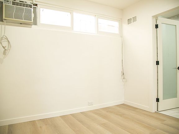 3rd image of 1133 Horn Ave #1133