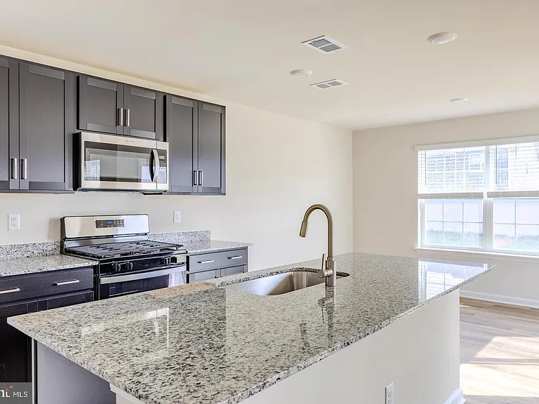110 Charing Cross Dr — Photo 9