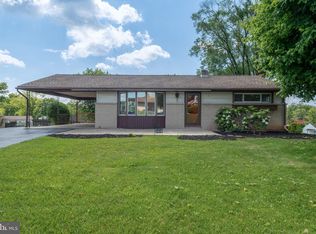 2418 Berkshire Ln, Dover, PA