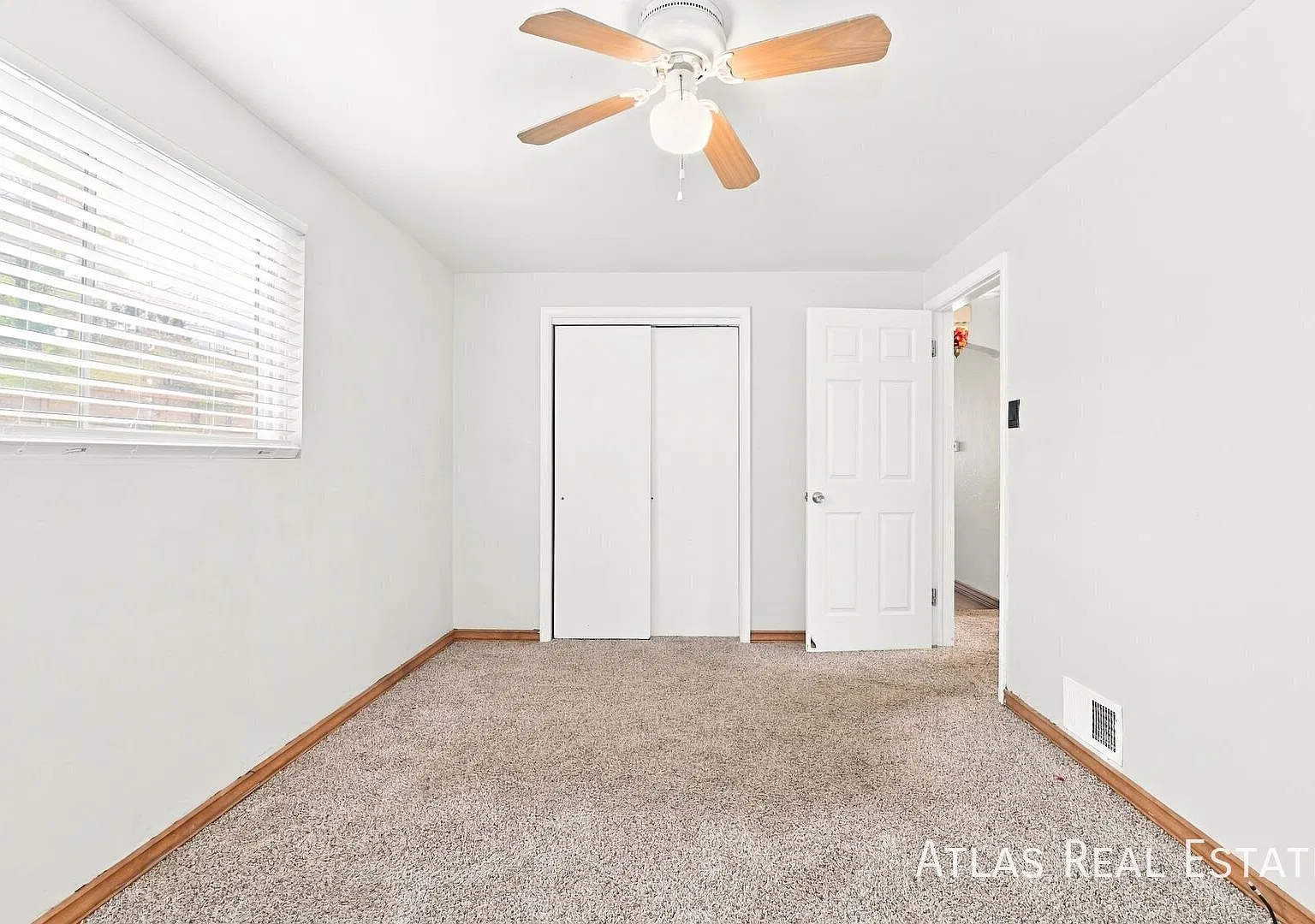 Available Now!! 2bed/1bath Brick Duplex! — Photo 2